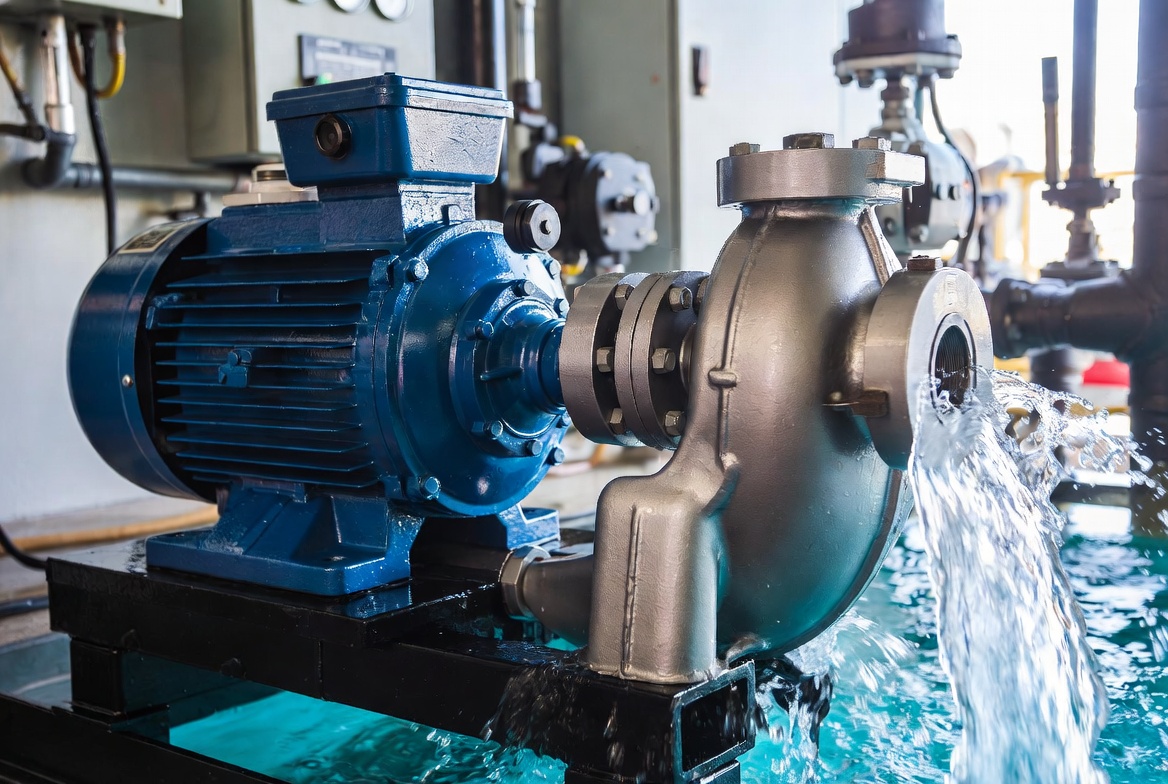 pump system driven by synchronous reluctance motor with variable frequency drive